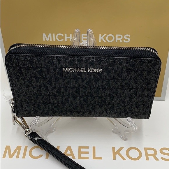 Michael Kors Handbags - Michael Kors Jet Set Travel Phone Wallet Wristlet Black signature